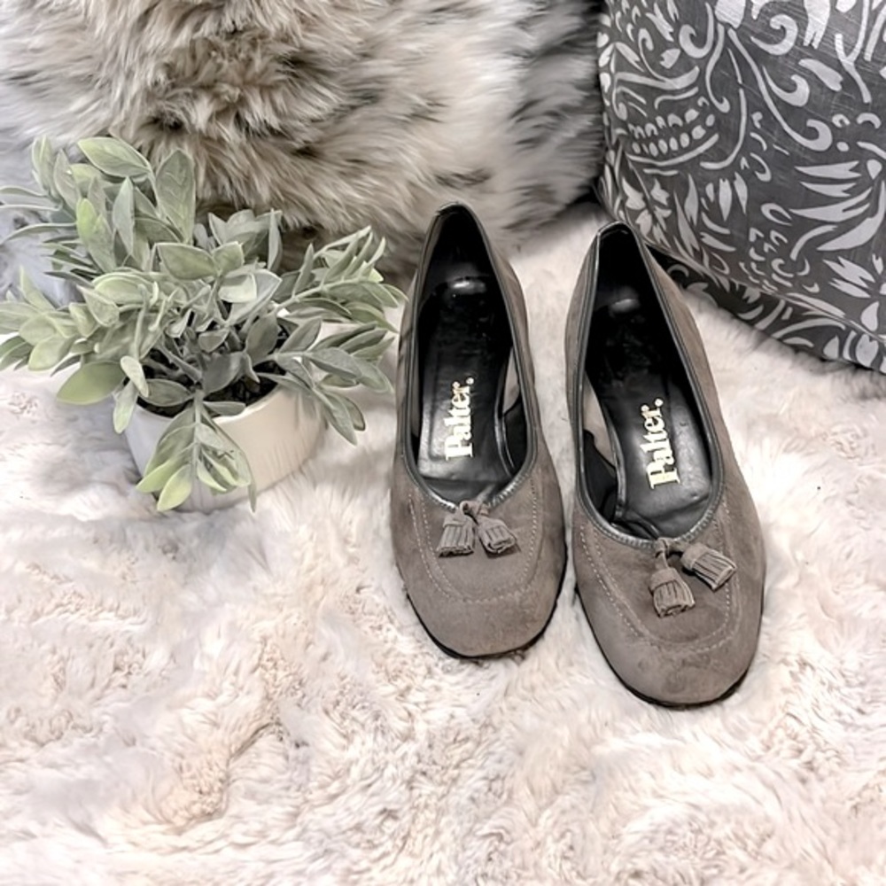 Palter Vintage Neutral Gray Suede Leather Tassel Slip On Heeled Loafers Sz 8.5